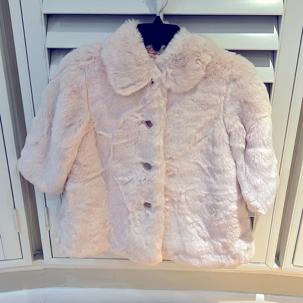 Brand new Balmain branded (can’t authenticate) girls baby pink faux fur coat.